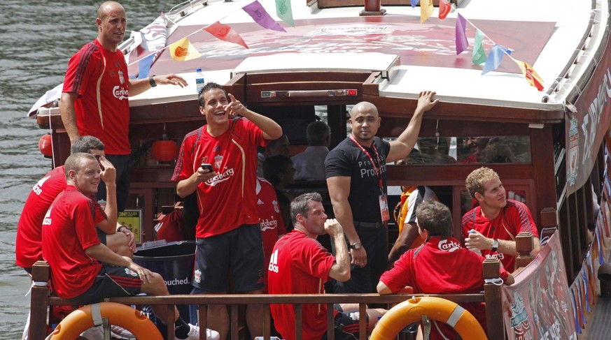 Selten konnte Philipp Degen bei Liverpool so lachen wie bei der Vorbereitungstour in Asien im Sommer 2009.