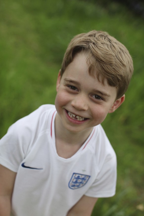 In this undated photo released by the Duke and Duchess of Cambridge on Sunday, July 21, 2019, Britain&#039;s Prince George poses for a photo taken by his mother, Kate, the Duchess of Cambridge, in the ...