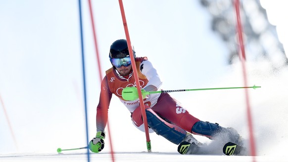 epa06519873 Luca Aerni of Switzerland in action during the Slalom portion of the Men&#039;s Alpine Combined race at the Jeongseon Alpine Centre during the PyeongChang 2018 Olympic Games, South Korea,  ...