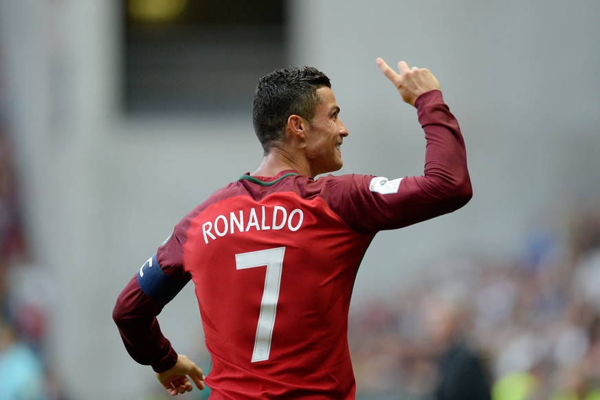 epa06174986 Portugal&#039;s Cristiano Ronaldo celebrates scoring during the FIFA World Cup Group B qualification soccer match between Portugal and Faroe Islands at Bessa Stadium, Porto, Portugal, 31 A ...