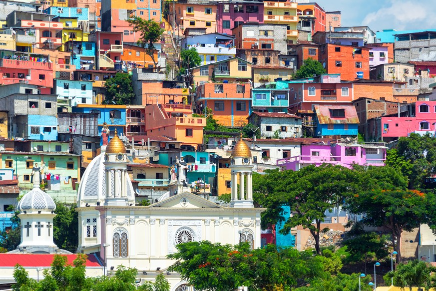 Bunte Häuschen in Guayaquil, Ecuador.