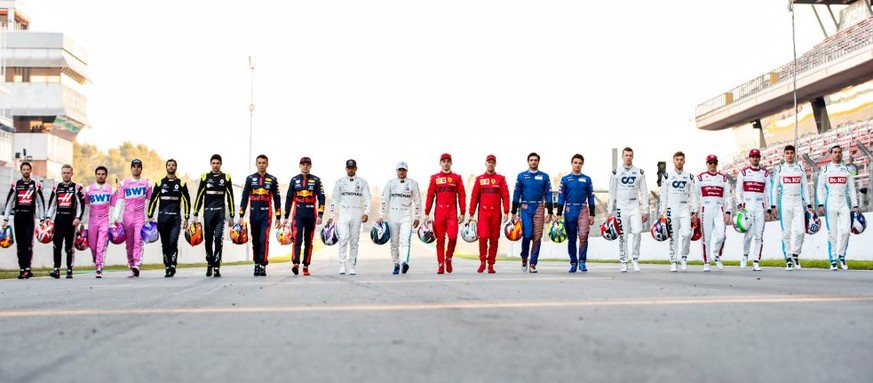 Die 20 Formel-1-Fahrer der Saison angeführt von Lewis Hamilton und Charles Leclerc.