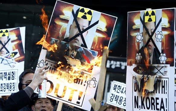 Südkoreaner protestieren gegen Kim Jong Uns Atomtests in Seoul.