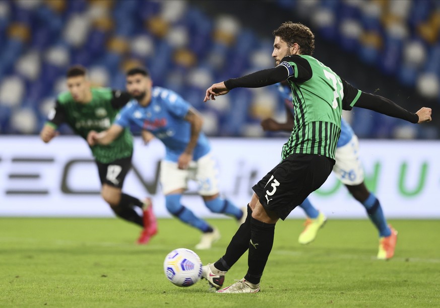 Sassuolo&#039;s Manuel Locatelli scores during the Serie A soccer match between Napoli and Sassuolo at the San Paolo Stadium in Naples, Italy, Sunday, Nov. 1, 2020. (Alessandro Garofalo/LaPresse via A ...