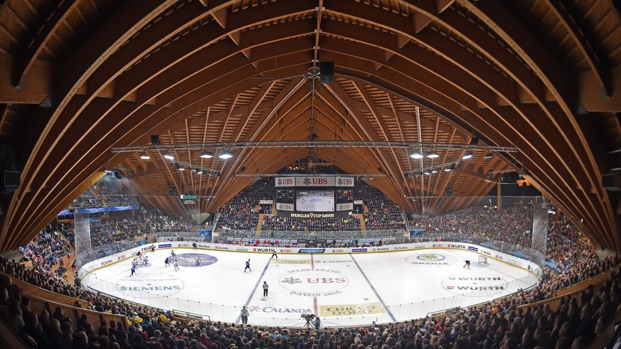 epa05688675 General View during the game between Switzerland&#039;s HC Lugano and Avtomobilist Yekaterinburg at the 90th Spengler Cup ice hockey tournament in Davos, Switzerland, Monday, December 26,  ...