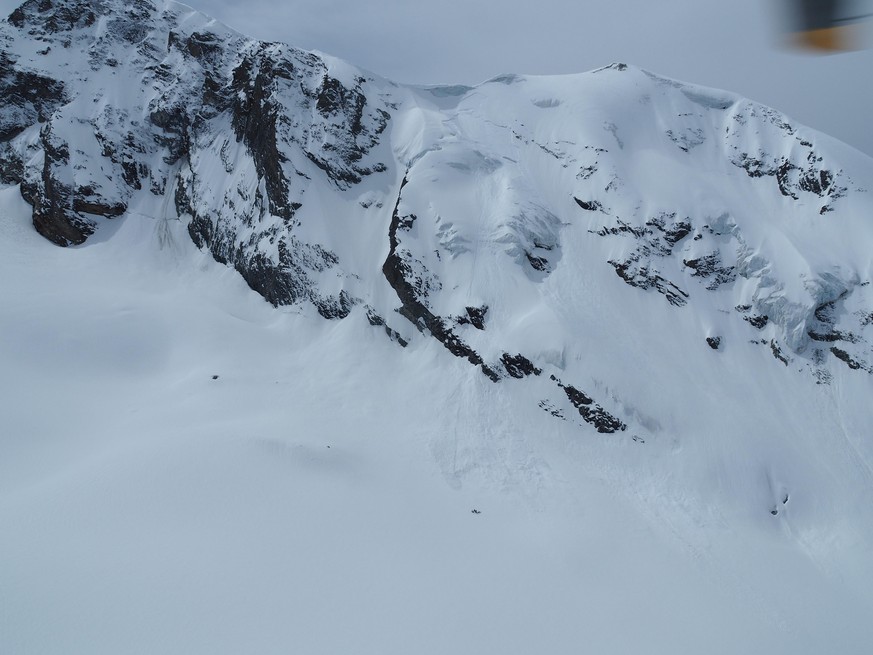 HANDOUT -Bei einem Lawinenniedergang am Mont-Brule bei Arolla wurden am Freitag, 8. Mai 2020 zwei Skitourengaenger versch