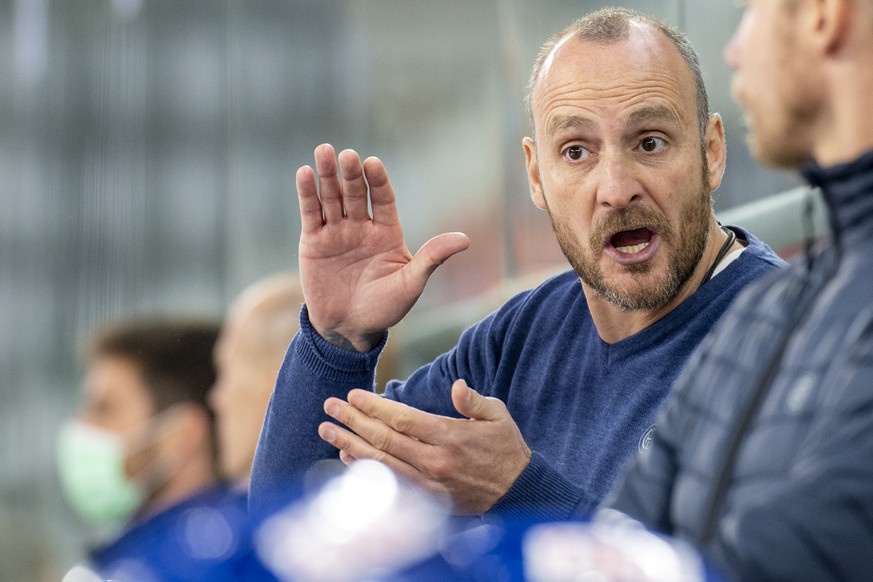 Davos-Headcoach Christian Wohlwend waehrend einem Vorbereitungsspiel der National League, zwischen dem EHC Biel und dem HC Davos, am Mittwoch 23. September 2020 in der Tissot Arena in Biel. (KEYSTONE  ...