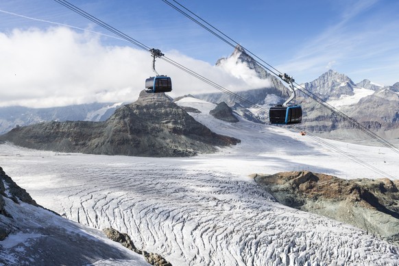 The new 3S ropeway right before the opening above the Theodul glacier and in the background the Matterhorn mountain on Saturday, September 29, 2018, in Zermatt, Valais, Switzerland. After three summer ...
