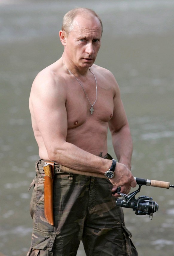 Für westliche Augen eher lächerlich: Putin beim Fischen.