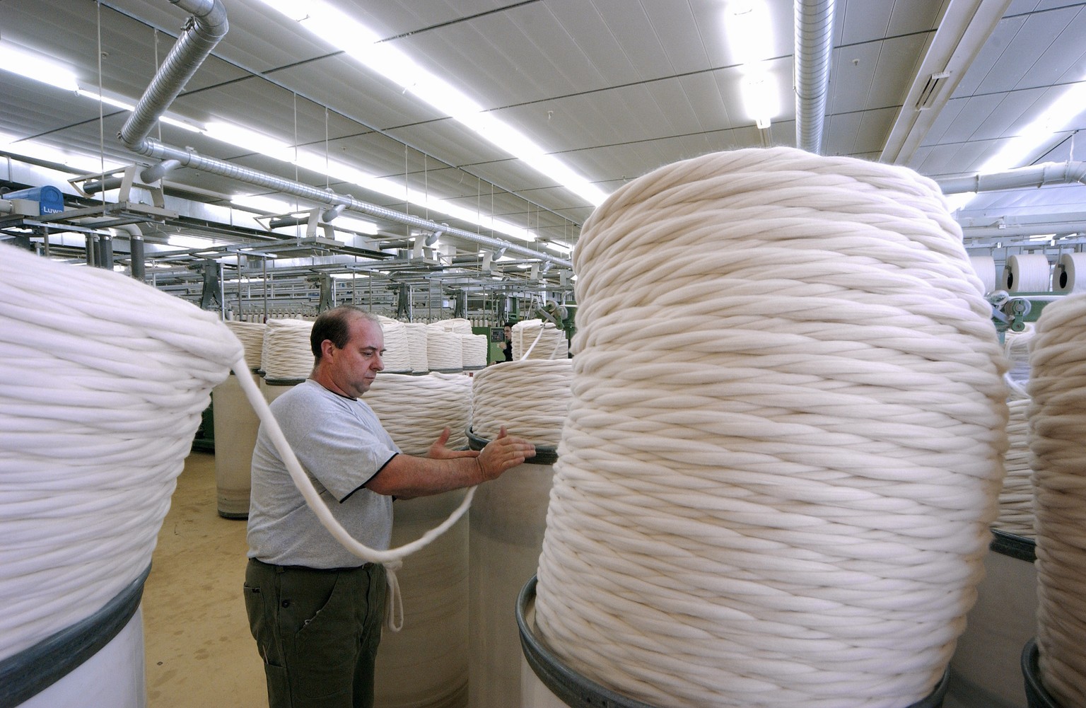Die letzte Baumwollspinnerei der Schweiz, die Hermann Bühler AG in Sennhof bei Winterthur, muss schliessen. Ein Grund ist der Frankenschock.