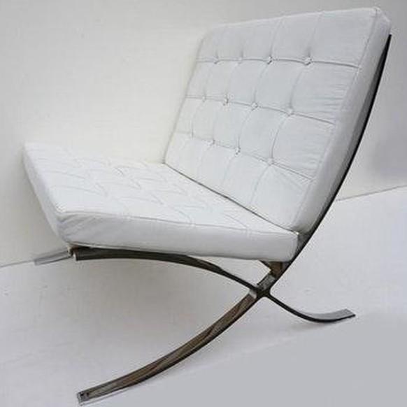 Barcelona Chair design möbel american psycho james bond casino royale https://filmandfurniture.com/product/barcelona-chair-chocolate-brown-vintage/