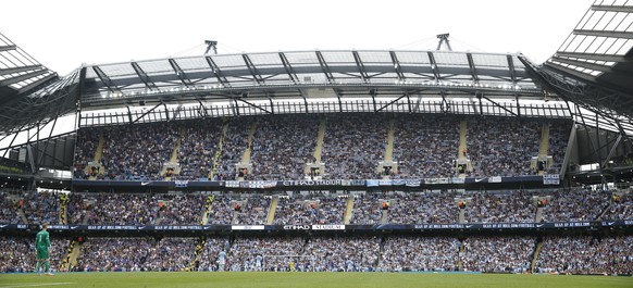 Football - Manchester City v Chelsea - Barclays Premier League - Etihad Stadium - 16/8/15
General view of the new South Stand at the Etihad Stadium during the game
Reuters / Andrew Yates
Livepic
E ...