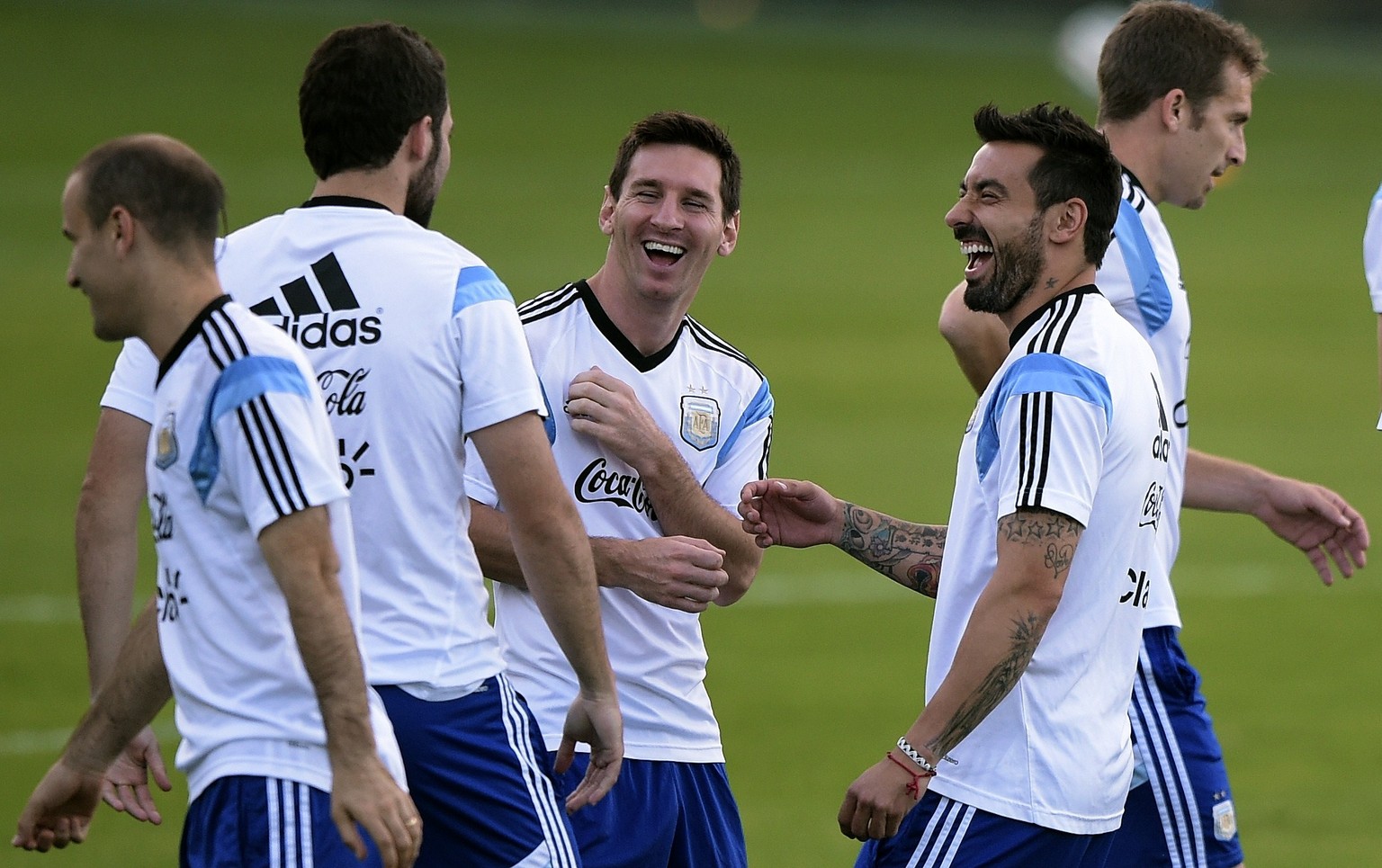 Lavezzi bringt selbst den schüchternen Lionel Messi zum Lachen.