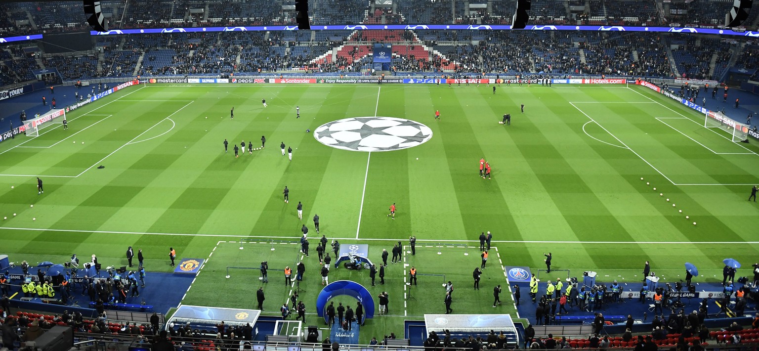 epa07418008 General view of Parc des Princes stadium before the UEFA Champions League round of 16 second leg soccer match between PSG and Manchester United at the Parc des Princes Stadium in Paris, Fr ...
