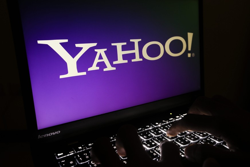 epa05552696 The Yahoo logo is pictured on a computer monitor in Taipei, Taiwan, 23 September 2016. According to news reports on 23 September, around 500 million Yahoo account users information had bee ...