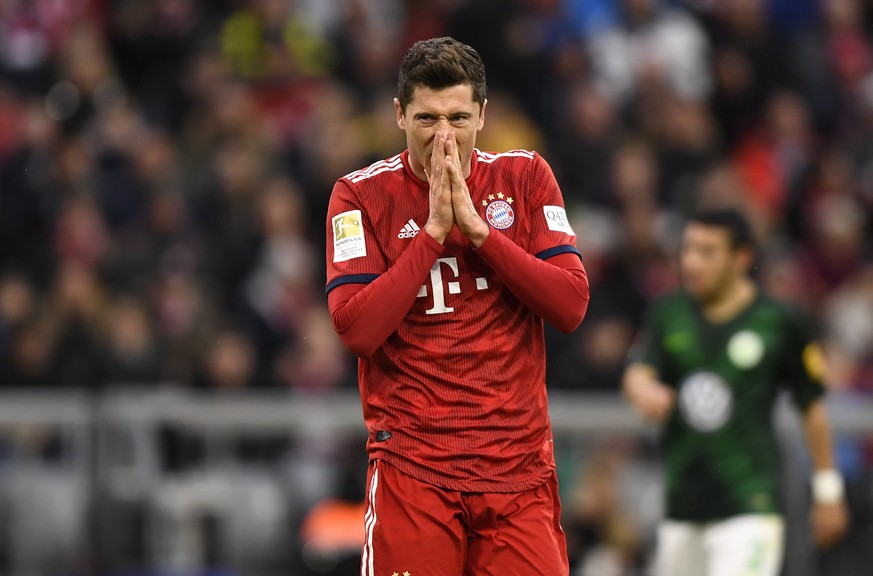 epa07424995 Bayern&#039;s Robert Lewandowski reacts during the German Bundesliga soccer match between Bayern Munich and VfL Wolfsburg in Munich, Germany, 09 March 2019. EPA/LUKAS BARTH-TUTTAS (DFL reg ...
