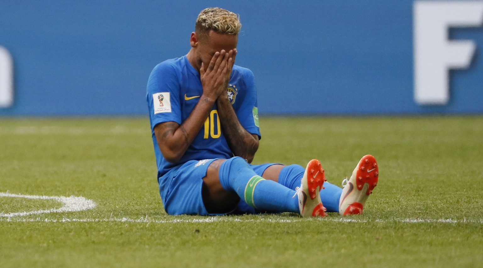 epa06830705 Neymar of Brazil reacts after the FIFA World Cup 2018 group E preliminary round soccer match between Brazil and Costa Rica in St.Petersburg, Russia, 22 June 2018. Brazil won the match 2-0. ...