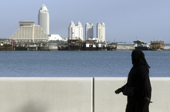 Eine Frau in Doha, Katar.