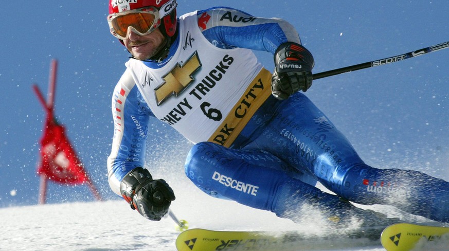 DEX21 - 20021122 - PARK CITY, UT, UNITED STATES : Switzerland&#039;s Michael Von Gruenigen races in the men&#039;s Alpine World Cup Giant Slalom 22 November, 2002 in Park City, Utah. Von Gruenigen won ...