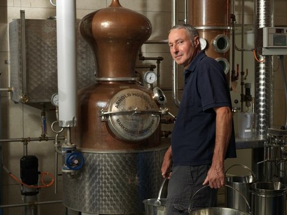 brennerei hans erismann bülach schnaps destillerie hard seltzer https://www.brennerei-erismann.ch/brennerei/