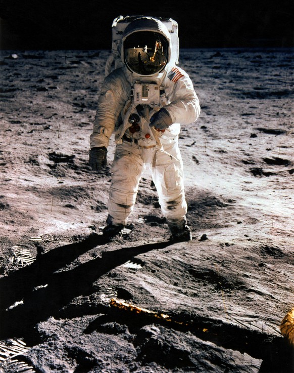NASA-Astronaut Edwin E. Aldrin &quot;Buzz&quot; laesst sich am 20. Juli 1969 von seinem Kollegen Neil Alden Armstrong auf dem Mond fotografieren. Mit den Worten &#039;Ein kleiner Schritt fuer einen Me ...