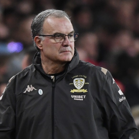 epa08108787 Leeds United&#039;s manager Marcelo Bielsa during the English Emirates FA cup third round soccer match between Arsenal FC and Leeds United held at the Emirates stadium in London, Britain,  ...