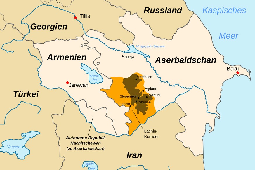 Karte des Konflikts: Bergkarabach (braun), armenisch besetztes Gebiet Aserbaidschans (orange).