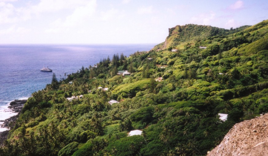 Adamstown. Hier leben alle Bewohner Pitcairns.