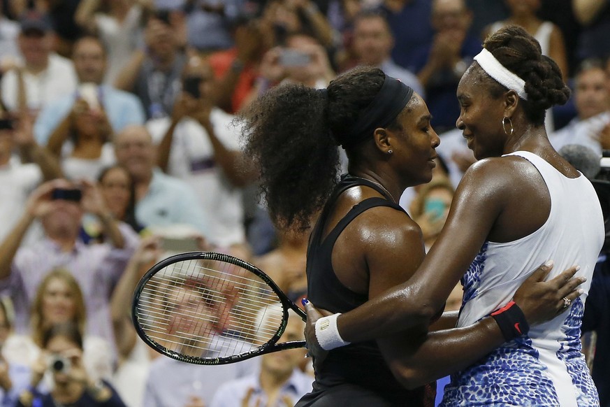 Serena Williams (links) und Venus Williams.