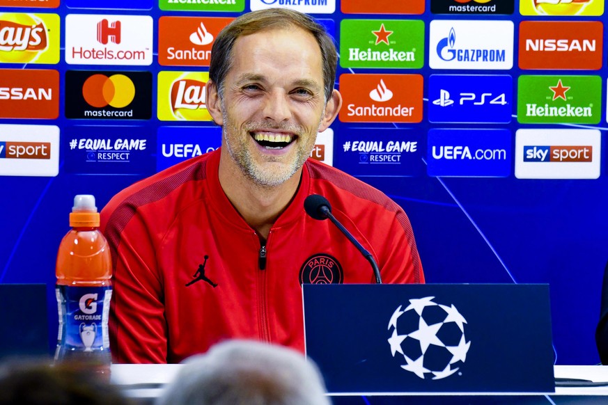 epa07143588 Paris Saint-Germain&#039;s head coach Thomas Tuchel laughs during a press conference in Naples, Italy, 05 November 2018. Paris Saint-Germain (PSG) will face SSC Napoli in their UEFA Champi ...