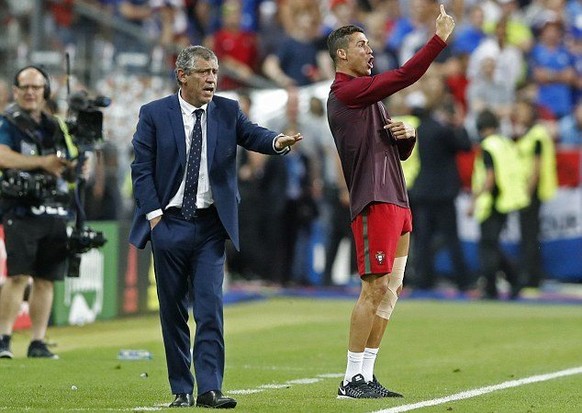 Im EM-Final zwischen Portugal und Frankreich verletzt sich Cristiano Ronaldo früh am Knie, er muss in der der 25. Minute unter Tränen ausgewechselt werden. Doch CR7 sichert sich trotzdem seinen Anteil ...