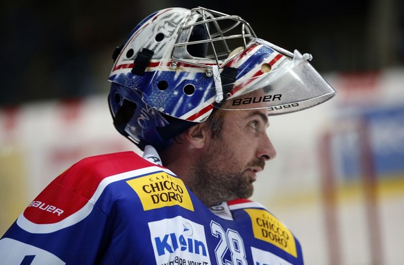 EHC Kloten Torhueter Martin Gerber waehrend dem Eishockey-Meisterschaftsspiel der National League A zwischen dem EHC Kloten und dem EV Zug am Freitag, 18. November 2016, in der SWISS Arena in Kloten.  ...