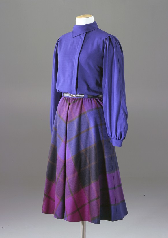 Dieses Kleid aus Schurwolle hat Elisabeth Kopp bei ihrer Vereidigung als Bundesrätin am 2. Oktober 1984 getragen.