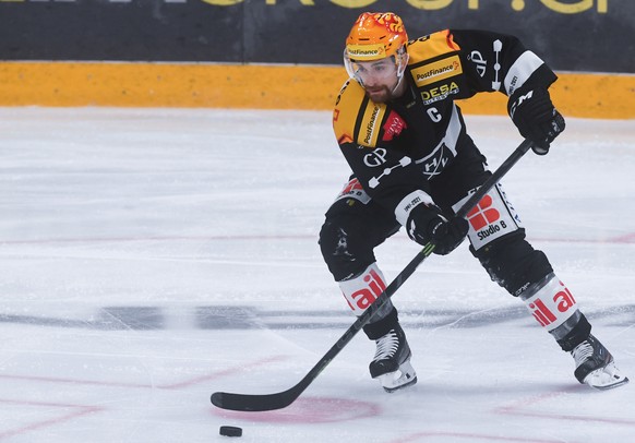 Lugano&#039;s Top Scorer Mark Arcobello in action, during the preliminary round game of National League A (NLA) Swiss Championship 2020/21 between HC HC Lugano and HC Geneve-Servette at the ice stadiu ...