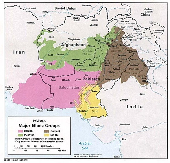 Die Karte zeigt die Gebiete der vier wichtigsten Ethnien in Pakistan (um 1980). Die Staatsgrenzen zerschneiden die Stammesgebiete der Pandschabi, Paschtunen und Belutschen.