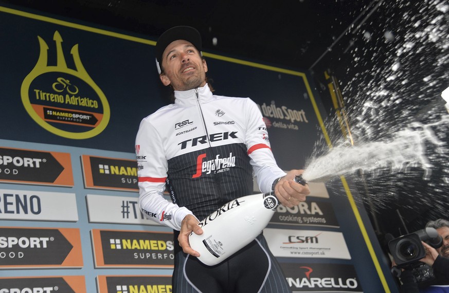 Champagner versprühen würde Fabian Cancellara gerne auch nach dem Giro-Auftaktzeitfahren.