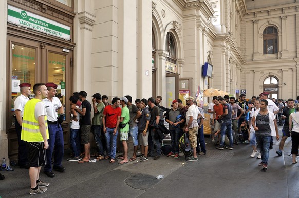 Dramatische Lage in Budapest: Flüchtlinge am Bahnhof der ungarischen Hauptstadt.