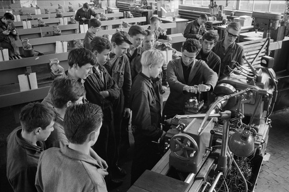 1965 wird im Elektrotechnikkonzern Brown, Boveri &amp; Cie. (BBC) in Baden Metall gefräst, was das Zeug hält.
