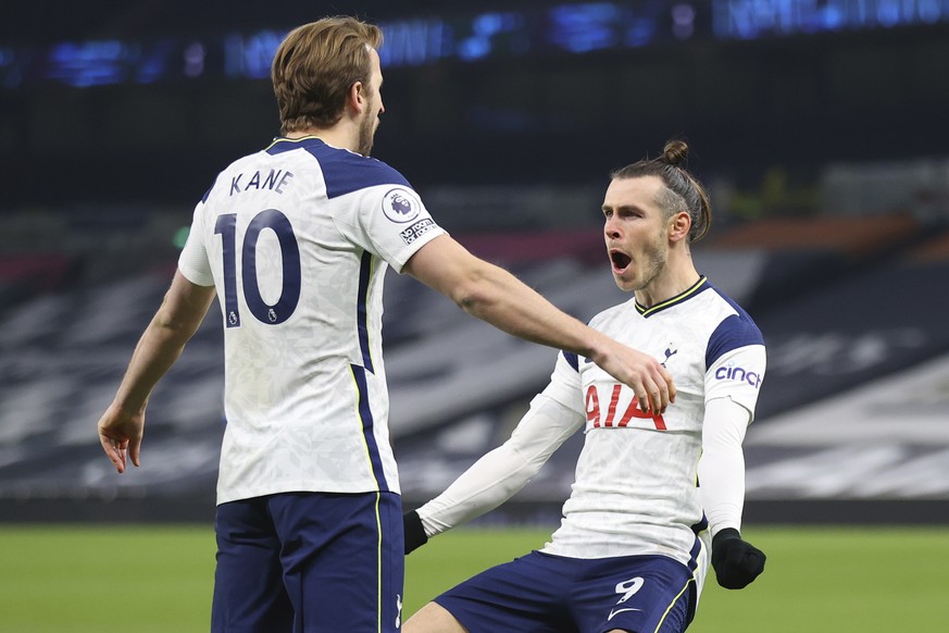 Tottenham&#039;s Gareth Bale, right, celebrates after scoring his side&#039;s second goal with Tottenham&#039;s Harry Kane during the English Premier League soccer match between Tottenham Hotspur and  ...