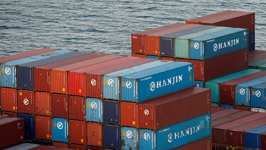 Hanjin Shipping Co shipping containers are seen stranded on a ship outside the Port of Long Beach, California, September 8, 2016. REUTERS/Lucy Nicholson