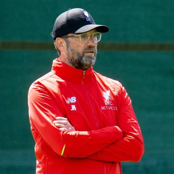 epa07607972 Liverpool&#039;s manager Juergen Klopp leads his team&#039;s training session at Melwood training facility in Liverpool, Britain, 28 May 2019. Liverpool FC will face Tottenham Hotspur in t ...