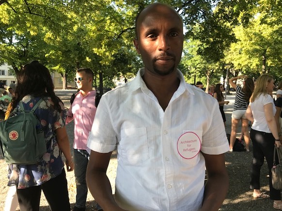 Ist Okbaab Tesfamariam nicht als Stadtführer unterwegs, arbeitet er im Zürcher Stadtarchiv und als Integrations-Aktivist und Übersetzer für verschiedene Organisationen.