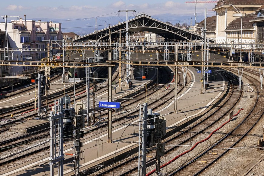 La gare CFF de Lausanne est photographiee sans trains a l&#039;occasion du week-end de travaux pour la mise en place du nouvel enclenchement, ce samedi 20 mars 2021 a Lausanne. (KEYSTONE/Valentin Flau ...