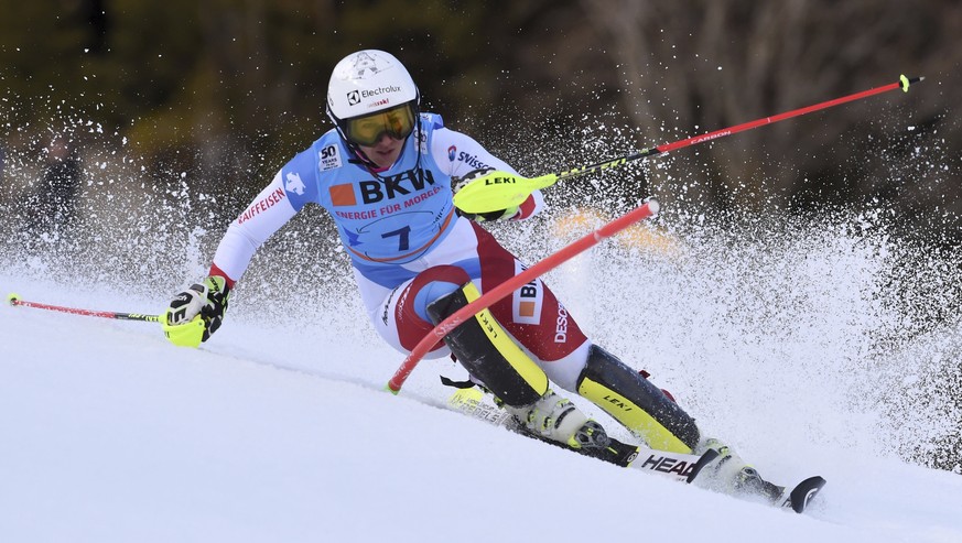 Switzerland&#039;s Wendy Holdener competes during an alpine ski, women&#039;s World Cup combined race, in Crans Montana, Switzerland, Friday, Feb. 24, 2017. (AP Photo/Marco Tacca)
