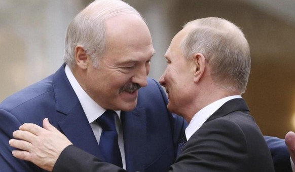 Lukaschenko trifft Putin in Russland zu Krisengesprächen
...gleich und gleich gesellt sich gern.