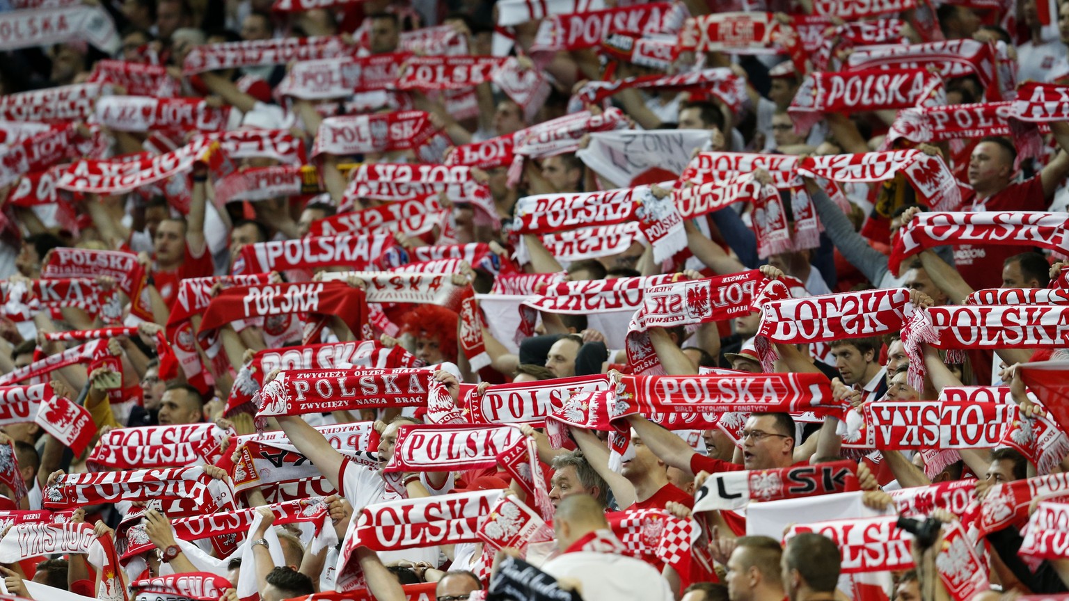 Polnische Fans in Frankreich: Stimmgewaltig und zuversichtlich.