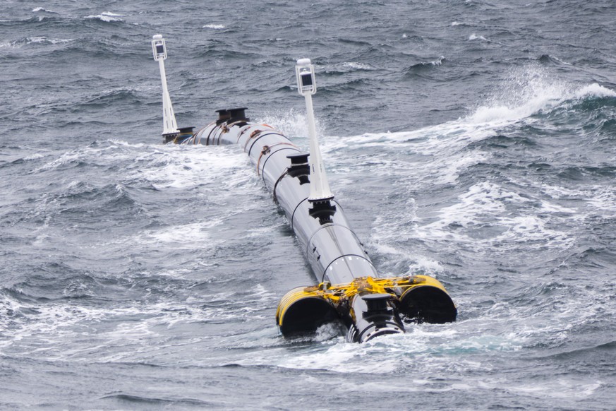 epa07004830 An undated handout photo made available by The Ocean Cleanup on 08 September 2018 shows a 120-meter unit of the first cleanup system being tested in towing configuration for two weeks at s ...