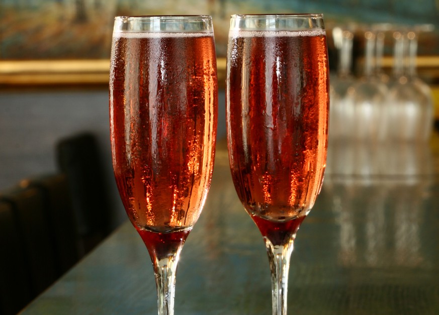 Kir Royale champagner cocktail trinken alkohol drink