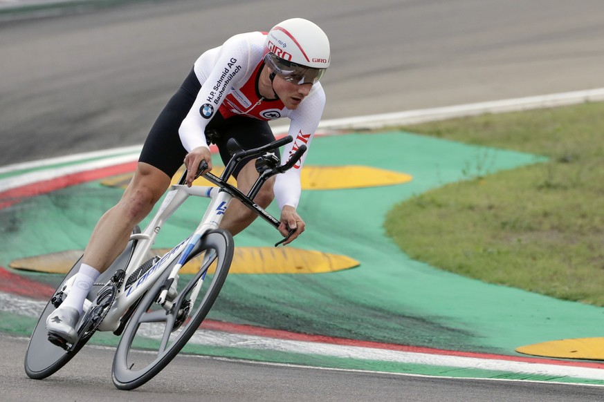 Switzerland&#039;s Stefan Kung competes during the men&#039;s Individual Time Trial event, at the road cycling World Championships, in Imola, Italy, Friday, Sept. 25, 2020. (AP Photo/Andrew Medichini)