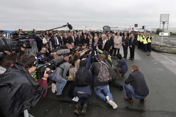 Die Aussenminister Bernard Cazeneuve und Theresa May am 20. August in Calais.